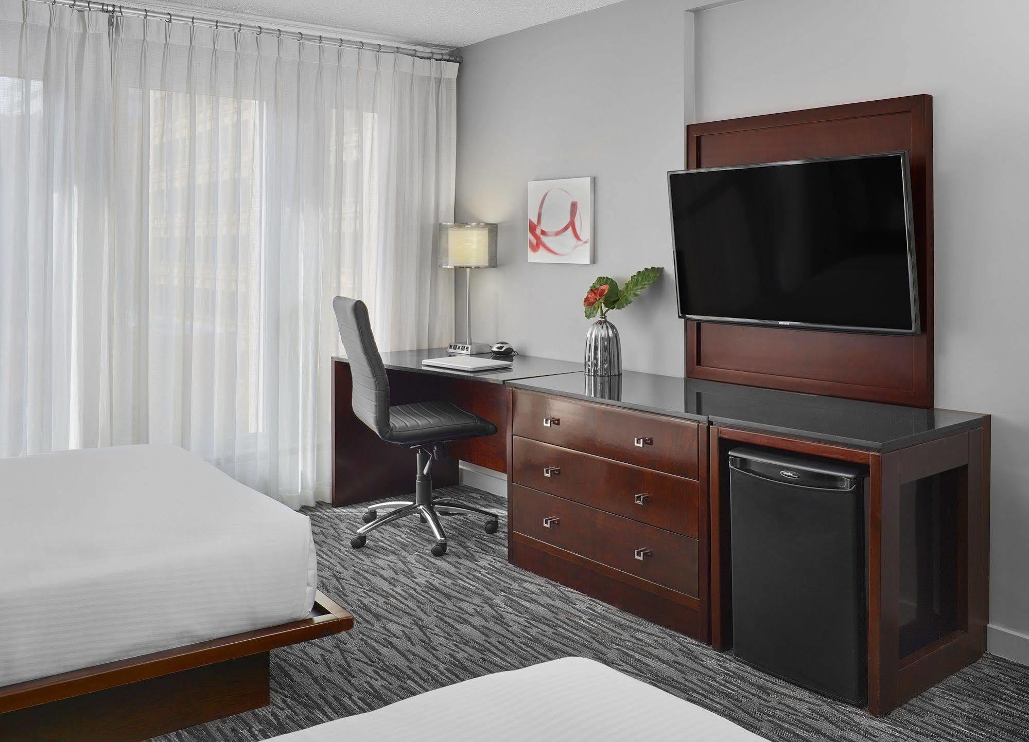 Matrix Hotel Edmonton Luaran gambar